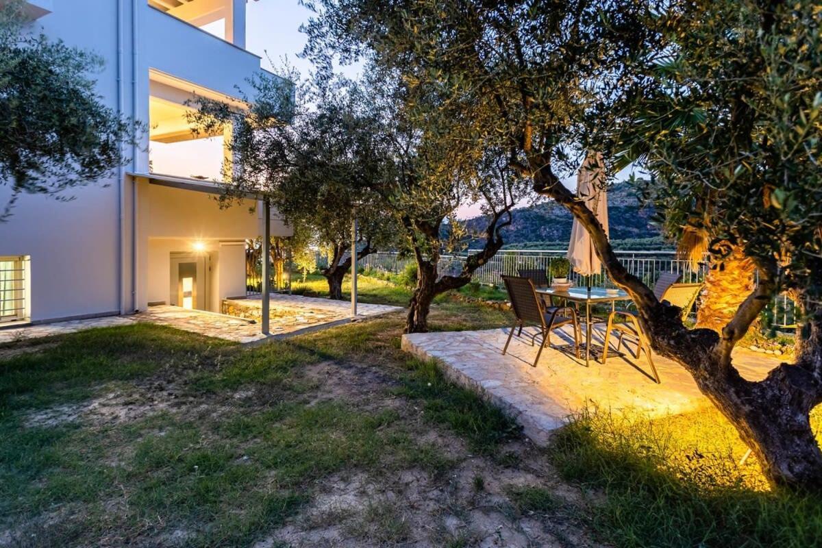 Kitries Summer Getaway - Eden Seaside Suite Kitriai Exterior photo